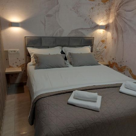 Apartman Matilda 2 กราดัซ ภายนอก รูปภาพ