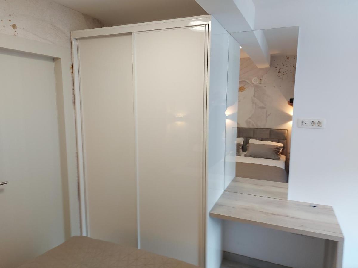 Apartman Matilda 2 กราดัซ ภายนอก รูปภาพ
